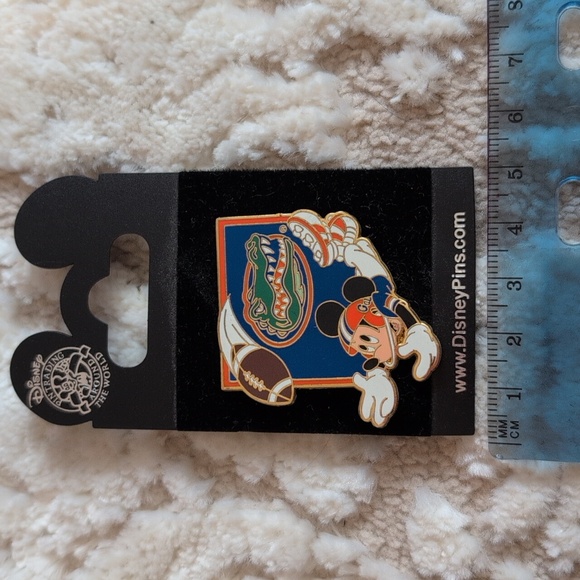 Disney Florida Gator Football Pin - Picture 2 of 3